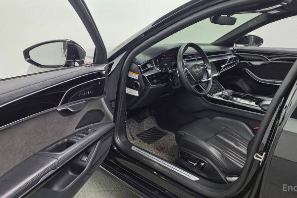2021 Audi A8 с пробегом 129 047 км