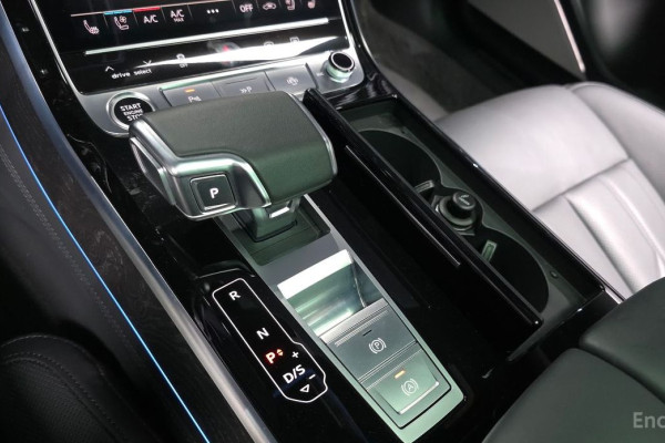 2023 Audi A8 с пробегом 19 436 км