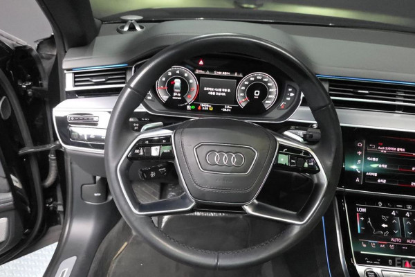 2023 Audi A8 с пробегом 19 436 км