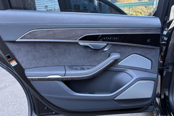 2021 Audi A8 с пробегом 43 000 км