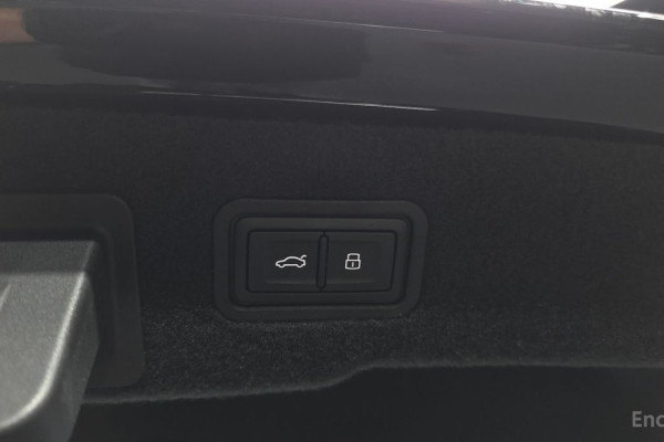 2023 Audi A8 с пробегом 19 436 км