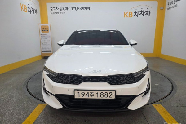 2022 Kia K5 с пробегом 33 642 км