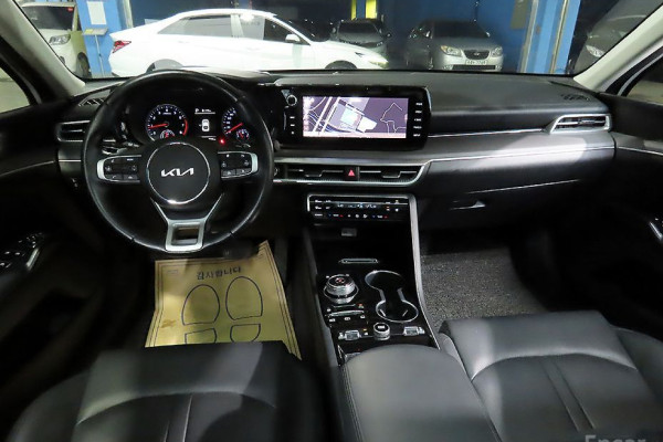 2022 Kia K5 с пробегом 42 563 км