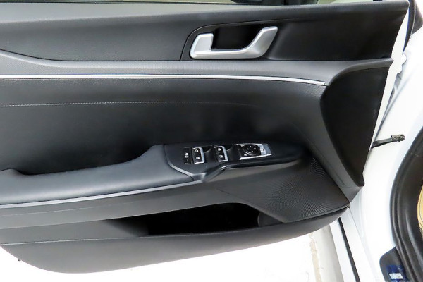 2022 Kia K5 с пробегом 42 563 км