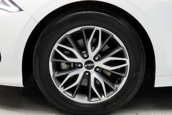 2022 Kia K5 с пробегом 42 563 км