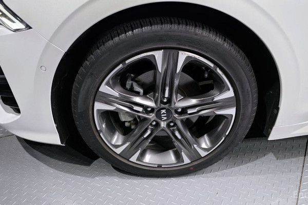 2021 Kia K5 с пробегом 42 245 км