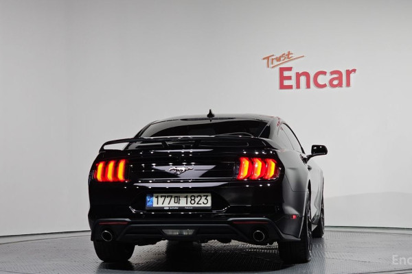 2022 Ford Mustang с пробегом 49 811 км