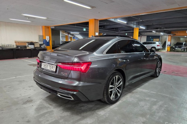 2022 Audi A6 с пробегом 83 000 км