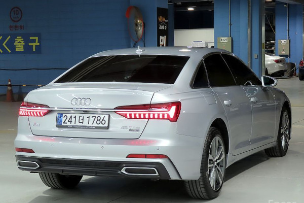 2022 Audi A6 с пробегом 17 000 км