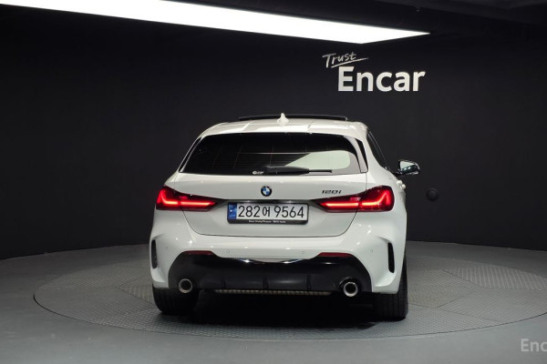 2023 BMW 1 серии с пробегом 42 676 км