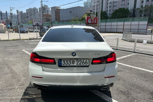 2021 BMW 5 серии с пробегом 91 355 км