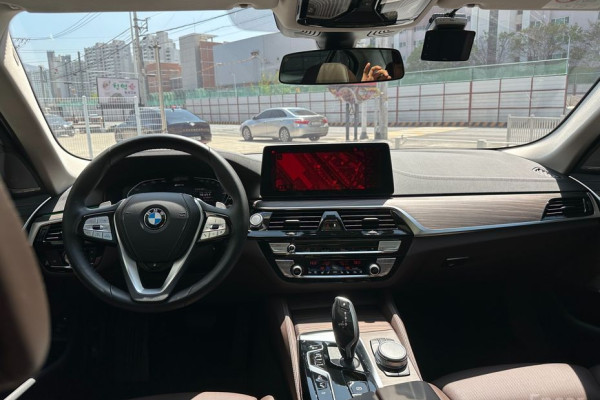 2021 BMW 5 серии с пробегом 91 355 км