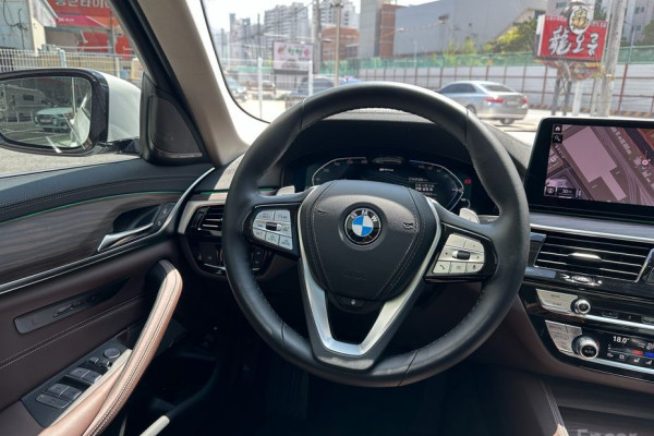 2021 BMW 5 серии с пробегом 91 355 км