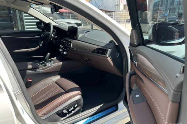 2021 BMW 5 серии с пробегом 91 355 км