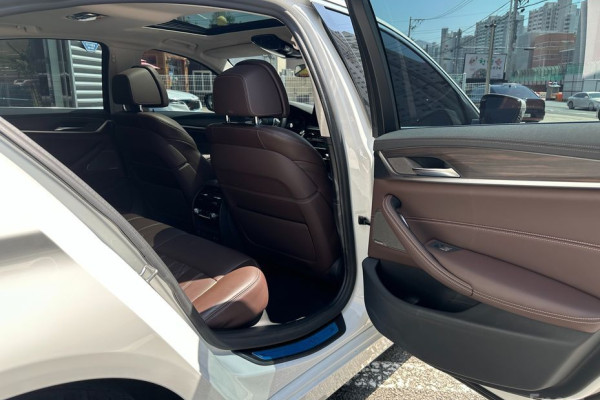 2021 BMW 5 серии с пробегом 91 355 км