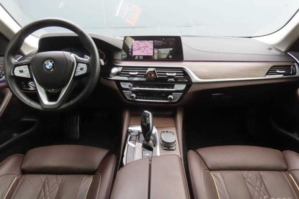 2019 BMW 5 серии с пробегом 116 952 км