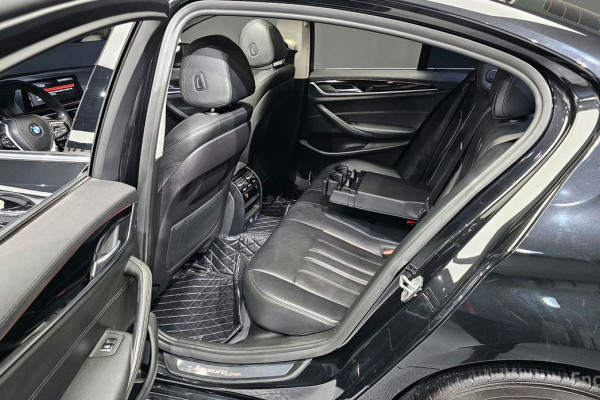 2019 BMW 5 серии с пробегом 121 179 км