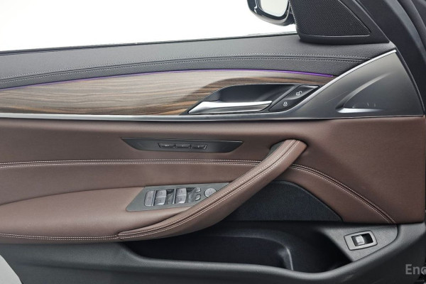 2021 BMW 5 серии с пробегом 90 699 км