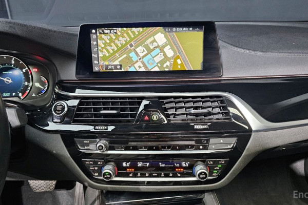 2019 BMW 5 серии с пробегом 121 179 км