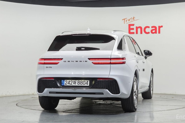 2021 Genesis GV70 с пробегом 46 151 км