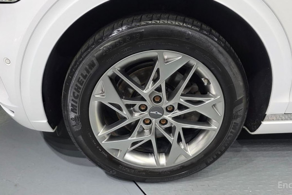 2021 Genesis GV70 с пробегом 98 635 км