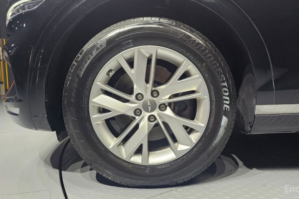 2021 Genesis GV70 с пробегом 66 552 км