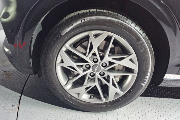 2023 Genesis GV70 с пробегом 60 794 км