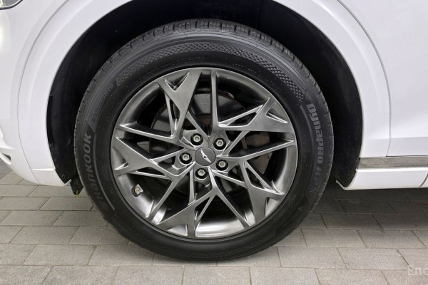 2021 Genesis GV70 с пробегом 82 285 км