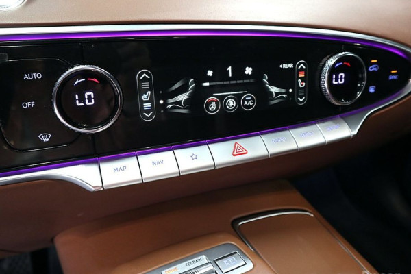 2021 Genesis GV70 с пробегом 82 709 км