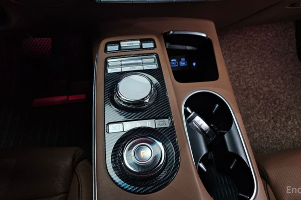 2021 Genesis GV70 с пробегом 63 731 км