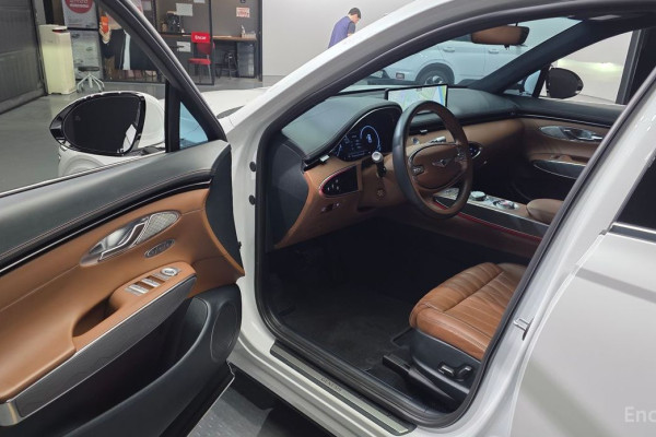 2021 Genesis GV70 с пробегом 98 635 км