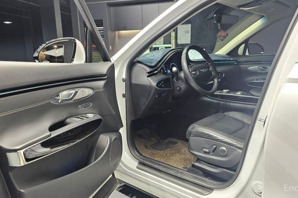 2021 Genesis GV70 с пробегом 74 539 км