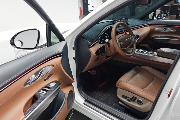 2021 Genesis GV70 с пробегом 63 731 км