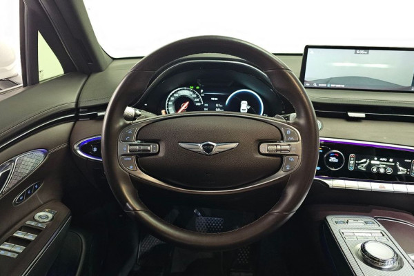 2021 Genesis GV70 с пробегом 92 067 км