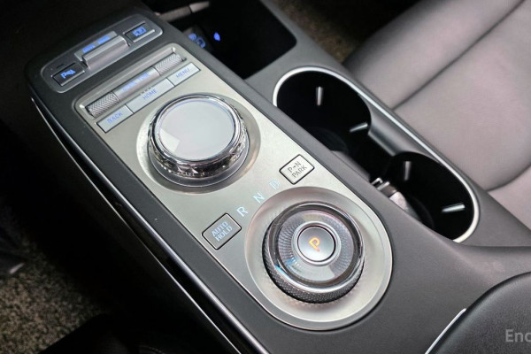 2021 Genesis GV70 с пробегом 82 285 км