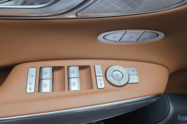 2021 Genesis GV70 с пробегом 98 635 км