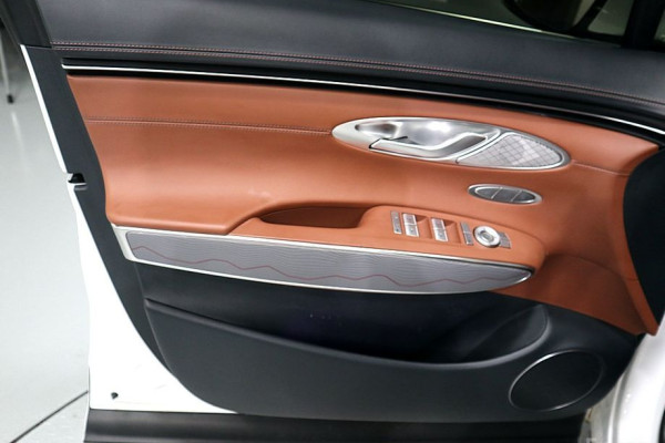 2021 Genesis GV70 с пробегом 82 709 км