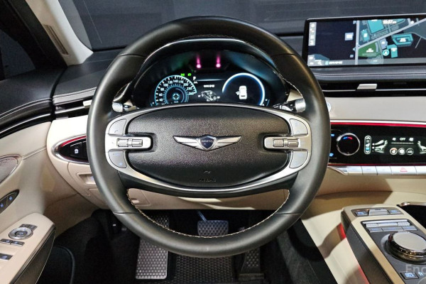 2023 Genesis GV70 с пробегом 60 794 км