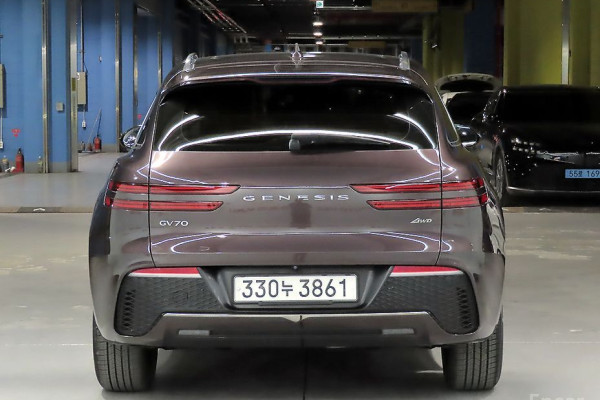 2021 Genesis GV70 с пробегом 48 232 км