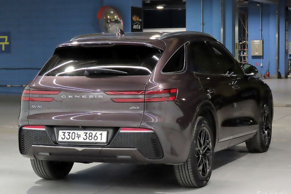 2021 Genesis GV70 с пробегом 48 232 км