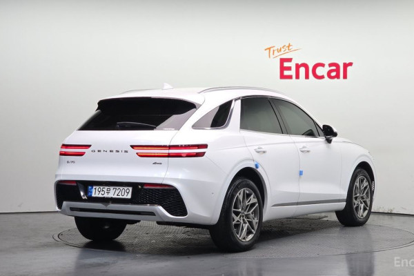 2022 Genesis GV70 с пробегом 73 559 км