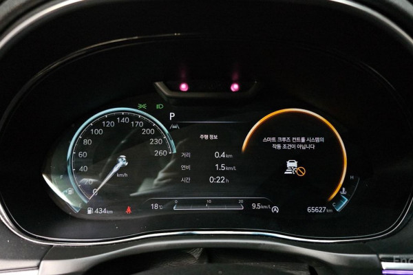 2021 Genesis GV70 с пробегом 65 627 км