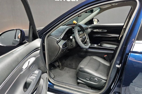 2021 Genesis GV70 с пробегом 65 627 км