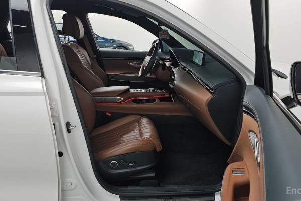 2022 Genesis GV70 с пробегом 55 548 км