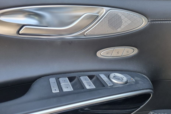 2021 Genesis GV70 с пробегом 88 946 км