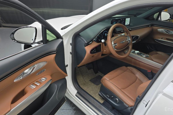 2022 Genesis GV70 с пробегом 73 559 км