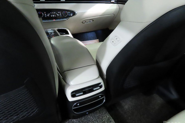 2021 Genesis GV70 с пробегом 48 232 км