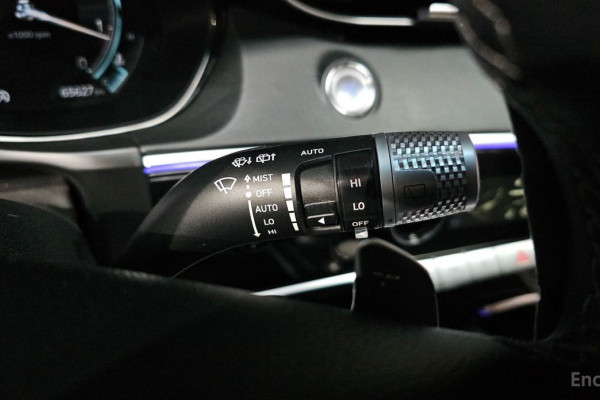 2021 Genesis GV70 с пробегом 65 627 км