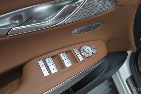 2022 Genesis GV70 с пробегом 73 559 км