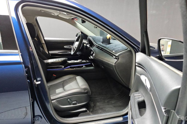 2021 Genesis GV70 с пробегом 65 627 км